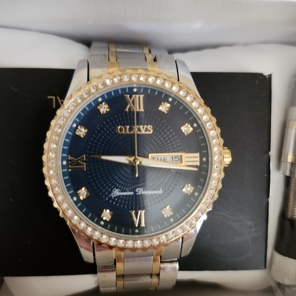 Men's Olevs Watch In Box - Picture 6 of 8